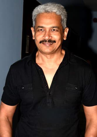 Portrait of Atul Kulkarni